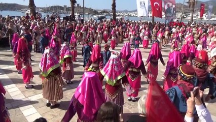 Bodrum'da Cumhuriyet Kutlamaları: Zeybek Oyunu ve Solotürk Gösterisi