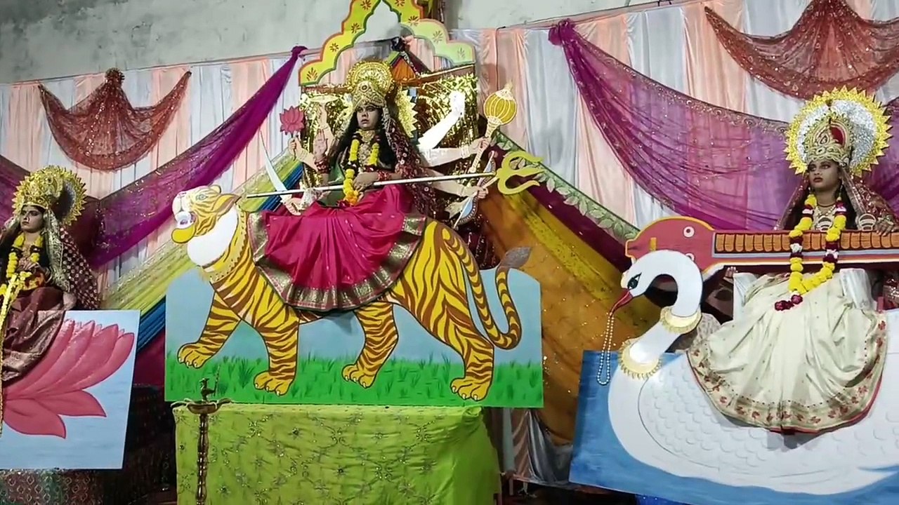 महाअष्टमी पर घर-घर जलाई ज्योत, किया कन्या पूजन.....  देखें वीडियो ....