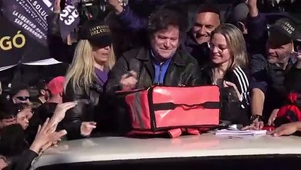 Argentina vota en unas elecciones marcadas por la tercera vía radical que simboliza Milei