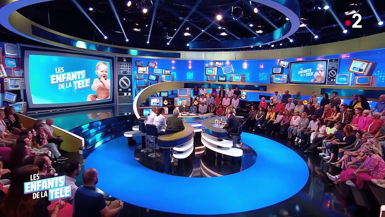 Philippe Caverivière, Chimène Badi, Léa Salamé, Pascal Obispo et Philippe Risoli, étaient les invités de Laurence Boccolini aux commandes, pour la première fois, des Enfants de la télé sur France 2, dimanche 22 octobre.