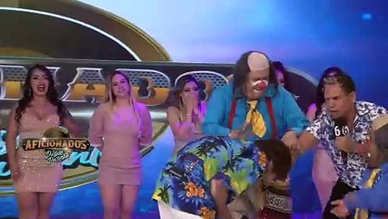 'Konan' hace garras a este aficionado