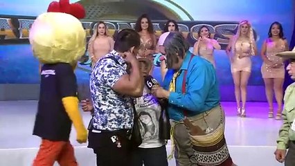 'Konan' le hace helicóptero a señora de 80 años