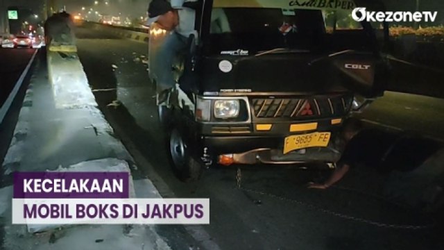 Sopir Diduga Ngantuk, Mobil Boks Muatan Makanan Terguling di Jakpus