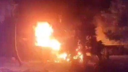 बड़ी खबर: कबाड़ गोदाम में अचानक लगी भीषण लगी, 5 लाख की संपत्ति राख देखें वीडियो