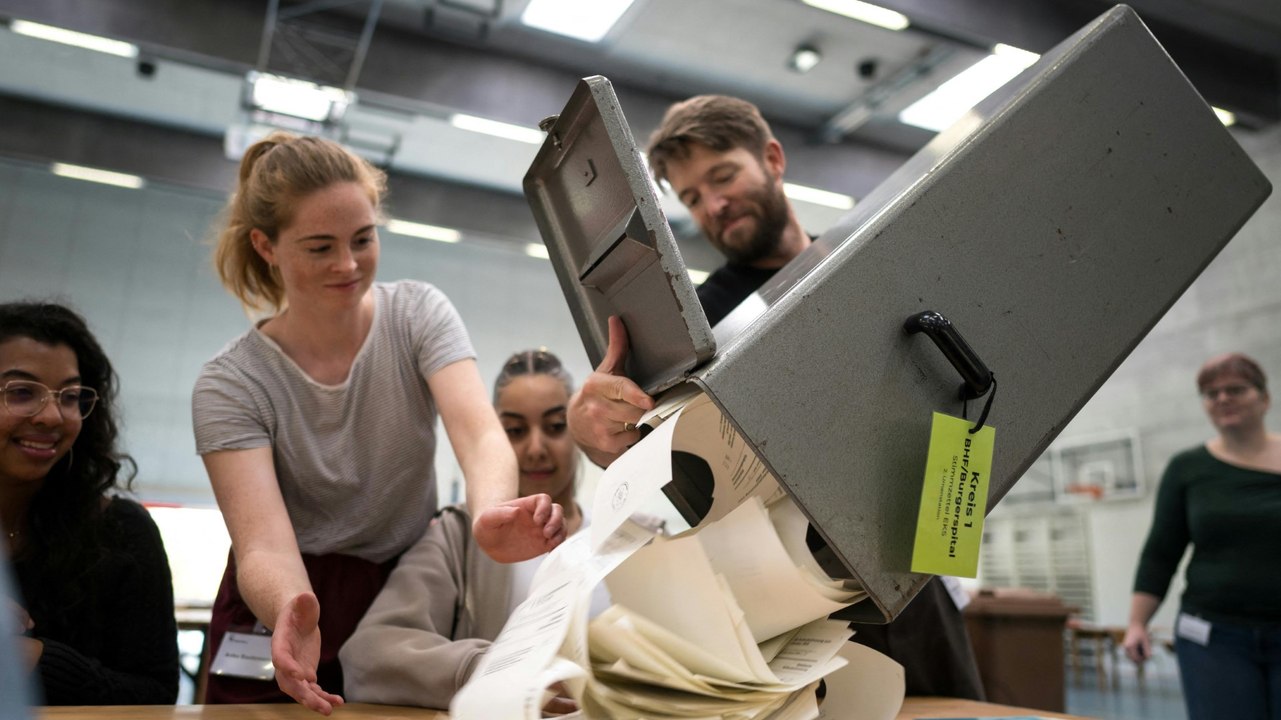 Wahl in der Schweiz: Rechtspopulistische Volkspartei gewinnt klar