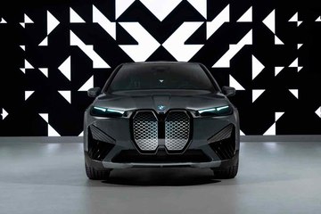 Dieser BMW ändert magischerweise seine Farbe mit einem Knopfdruck. Sieh dir das Video an!