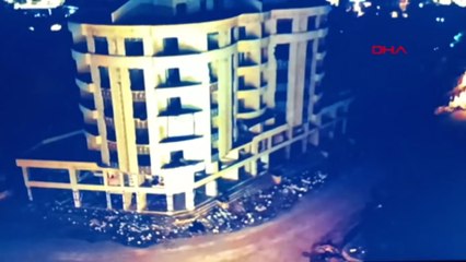 Dinamitle yıkılmayan bina, iş makineleriyle yıkıldı