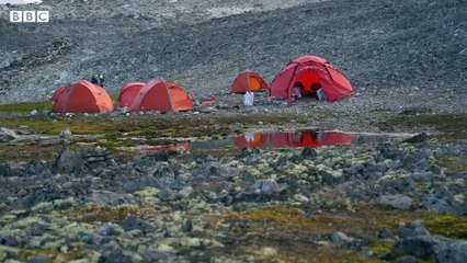 Melting glaciers reveal hidden Viking artefacts - BBC News_2023 10 23_09 23 15_1_253