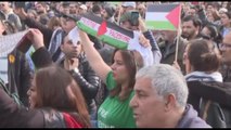 A Parigi migliaia di persone in piazza per i palestinesi