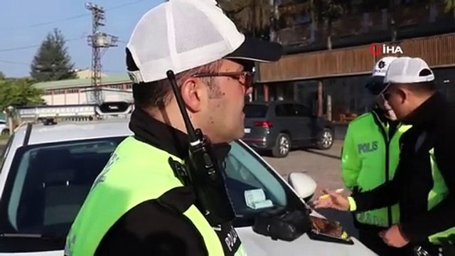 Bolu'da Emniyet Şeridi İhlali Yapan Sürücüler Polis Denetimine Takıldı