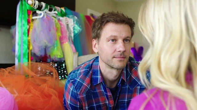 La petite fille oubliée Bande-annonce (EN)