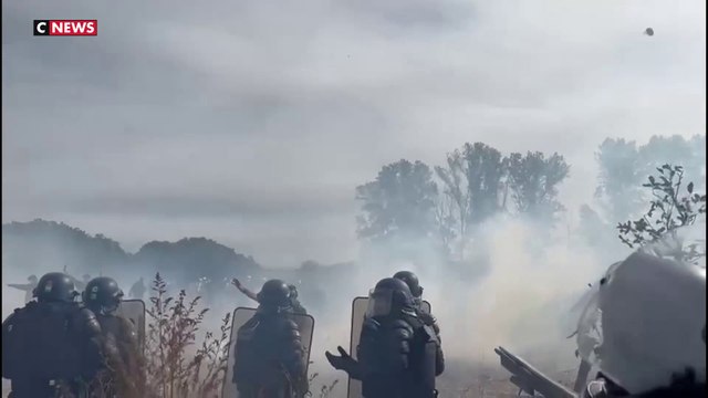 Mobilisation des forces de l'ordre pour évacuer les opposants à l'A69