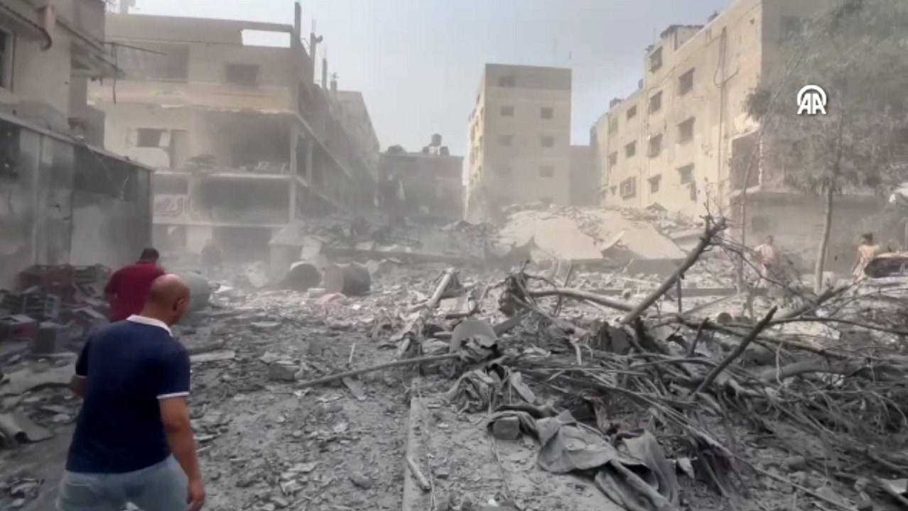 İsrail ordusu bir günde Gazze Şeridi'nde 320 noktayı vurdu