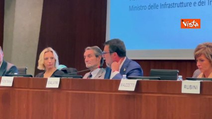 Intelligenza Artificiale, Salvini: "A Roma ragioniamo su taxi volanti"