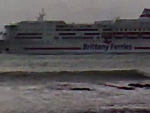 Brittany Ferries Pont Aven leaving Cork Harbour (Roches Pt)