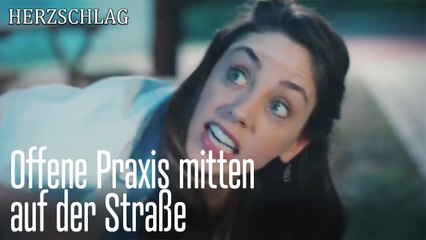 Offene Praxis mitten auf der Straße