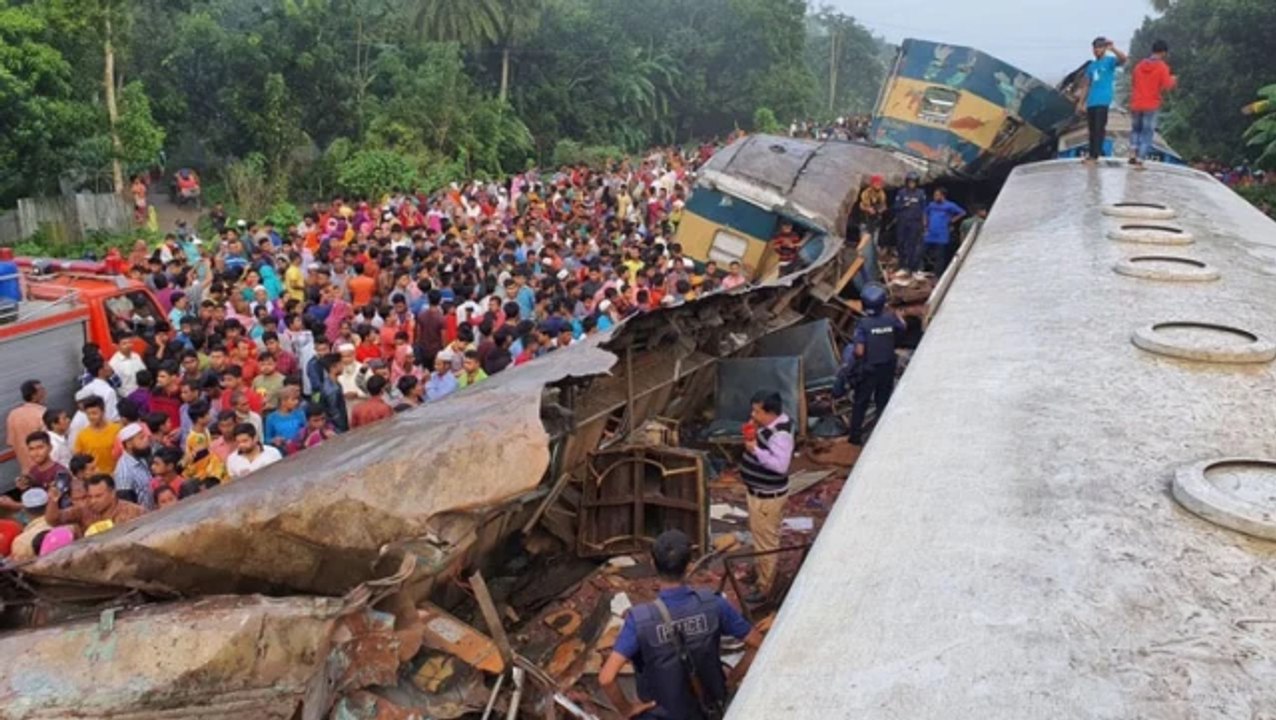 Bangladeş'te katliam gibi tren kazası: 12 ölü, çok sayıda yaralı