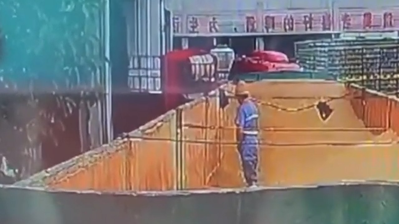 Un employé du fabricant de bière chinois Tsingtao filmé en train d'uriner dans une cuve de malt