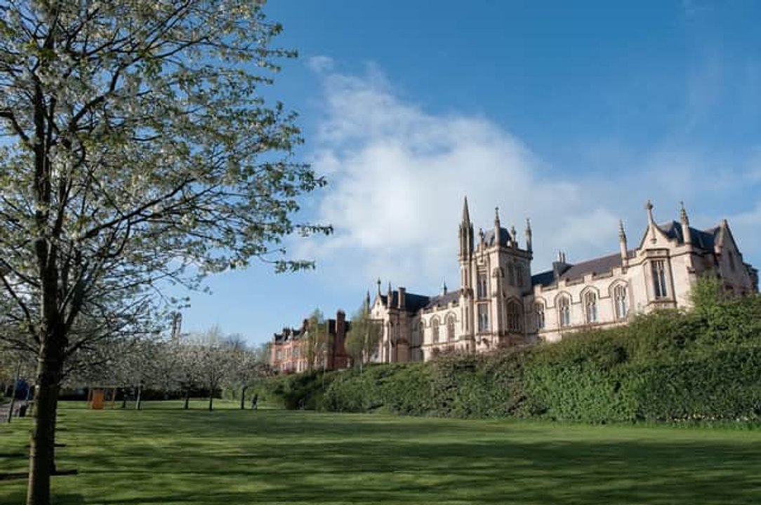 Simon Harris working with UU and DfE on framework for delivery of £45m Magee College teaching block 