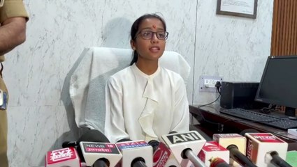 एक दिन की इंस्पेक्टर बनी 10वीं की छात्रा का एक्‍शन देख दंग रह गए अधिकारी, महिला बोली-थैंक्यू बेटा