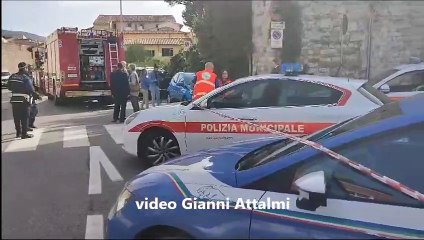 Prato, incendio nella casa abbandonata diventata rifugio di sbandati