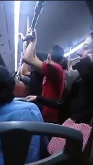 Conductor detiene bus porque desapareció un celular