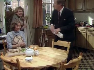 No Place Like Home (1983) S01E05 Alternative Accommodation
