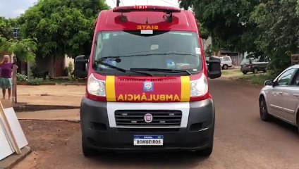 Menino de seis anos tem amputação do dedo do meio após prender a mão na correia da bicicleta