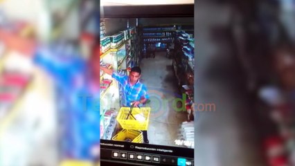 Captan a un hombre robando pasta dental en un supermercado de SFM