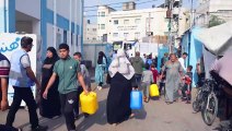 شاهد: وصول المساعدات الغذائية إلى مدرسة الأونروا في رفح جنوب غزة
