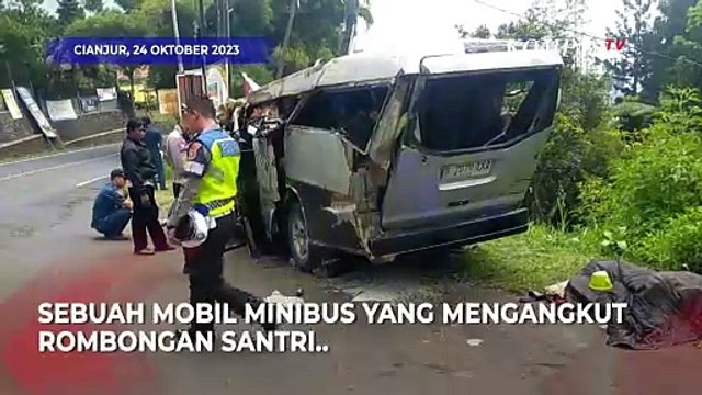 Mobil Rombongan Santri Kecelakaan di Puncak, Empat Orang Tewas