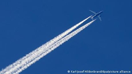 What Are Contrails and How Do They Impact Our Climate ✈️