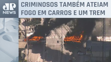 Aproximadamente 40 ônibus são incendiados no RJ em retaliação por morte de miliciano
