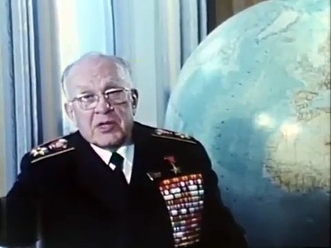 Несокрушимая и легендарная. Фильм 2. Вахта в океане. Докфильм (1980)