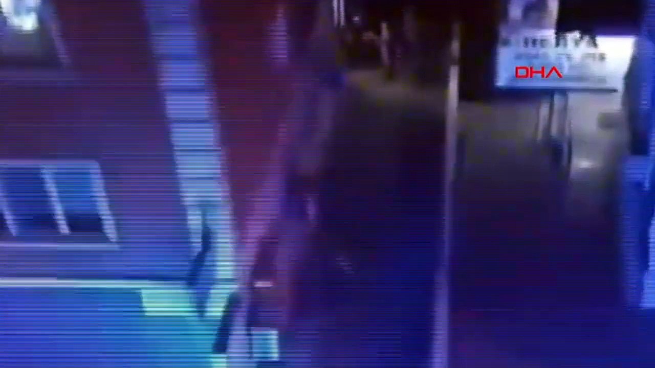 Gölcük'te Emekli Uzman Çavuş Ailesini Katletti ve İntihar Etti