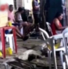 Mãe é afastada da filha de um ano após ser flagrada dando cerveja para a criança
