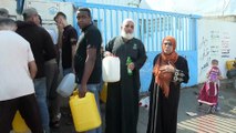 كاميرا الجزيرة ترصد معاناة الفلسطينيين لجمع المياه في غزة