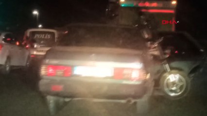 Otomobilin arka koltuğunda motosiklet taşıdı