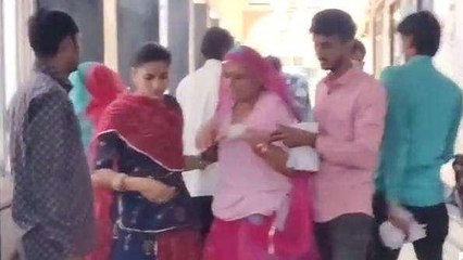 सीकर: हर्ष पहाड़ी पर हुआ हादसा, एक दर्जन श्रद्धालुओं से भरी गाड़ी पलटी