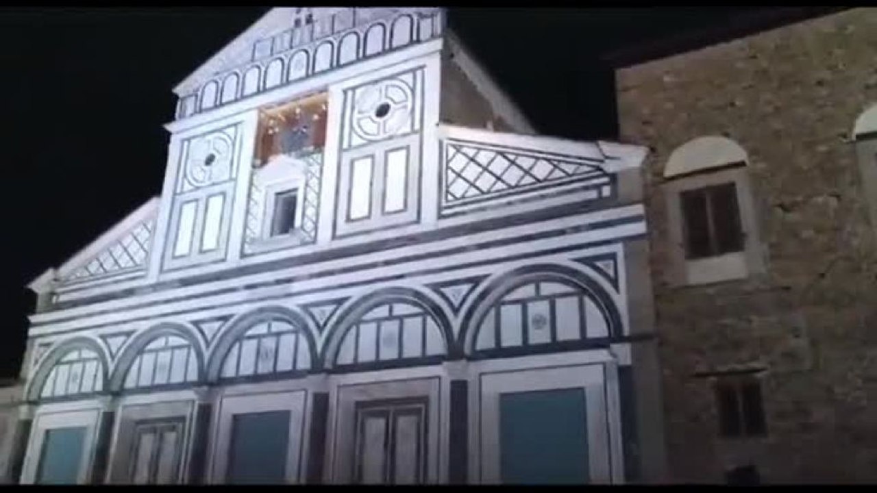 Fiaccolata per la pace a Firenze, in migliaia salgono a San Miniato