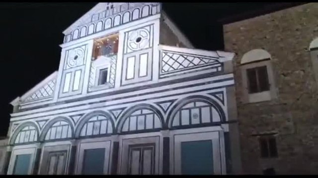 Fiaccolata per la pace a Firenze, in migliaia salgono a San Miniato