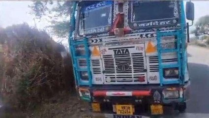 धौलपुर: पुलिस-सैल टैक्स टीम ने की कार्रवाई, 40 लाख की टैक्स चोरी का बताया जा रहा मामला