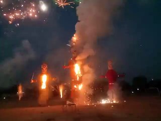 Video:  हर बार की अपेक्षा देर तक हुई आतिशबाजी का हजारों दर्शकों ने उठाया लुत्फ