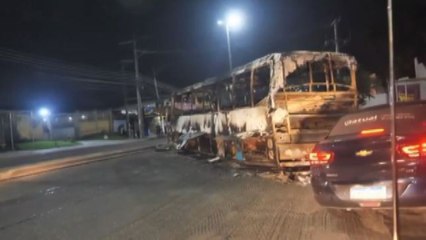 Caos a Rio de Janeiro: le milizie incendiano 35 autobus