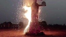 एटा: राम के अग्निबाण से रावण का हुआ अंत, धूँ-धूँ कर जल उठा दशानन का पुतला