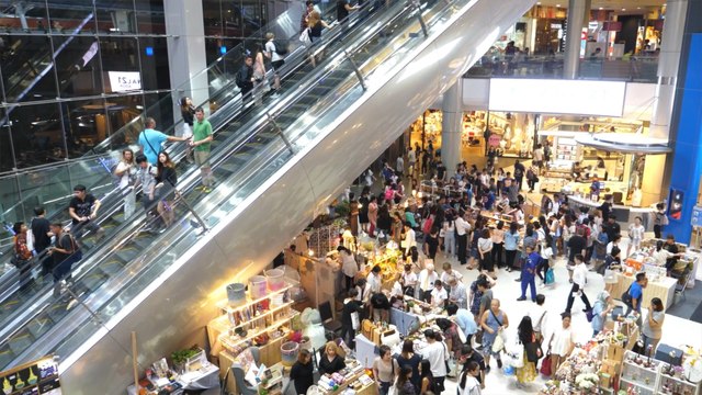 Black Friday: 20% of shoppers say they plan to spend more this year than last