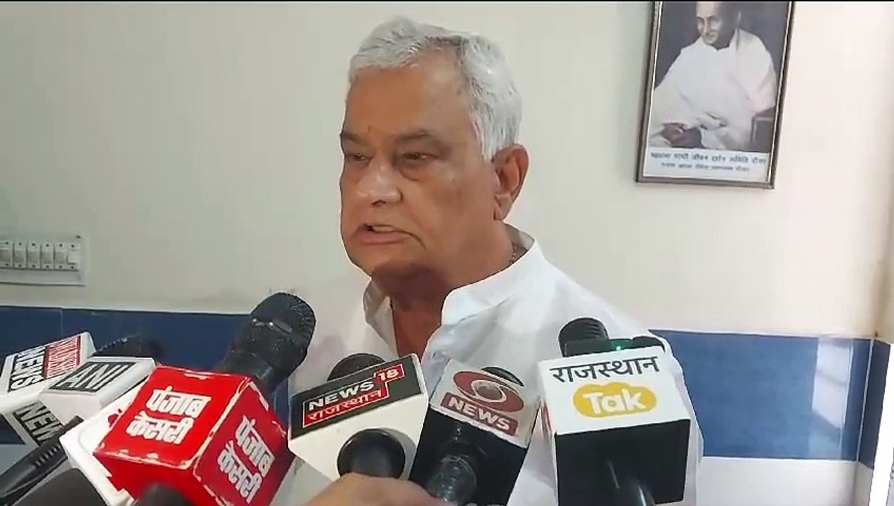 पुलिस बोली... युवकों ने गाड़ी चढ़ाने का प्रयास किया, किरोड़ी बोले... पुलिस ने युवकों को बेरहमी से पीटा