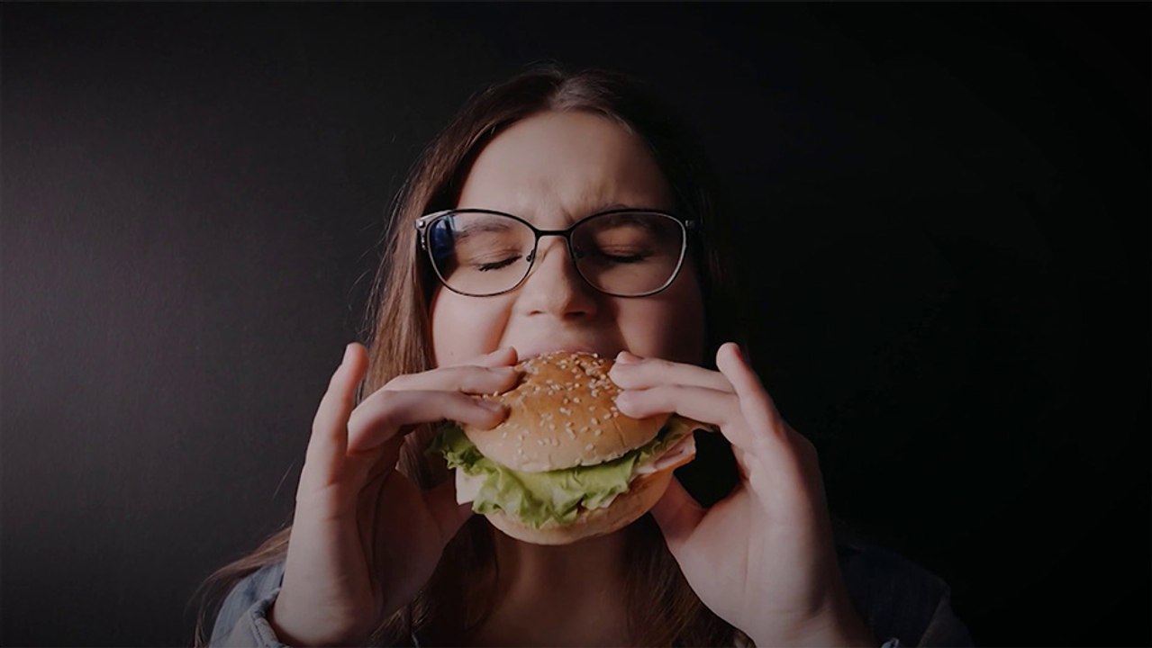 bd-consejos-para-evitar-los-atracones-de-comida-241023