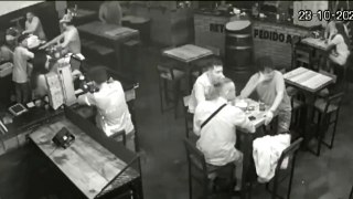 Un hombre disparó dentro de un bar de Salta