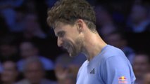 Vienne - Tsitsipas remporte le duel des revers à une main face à Thiem